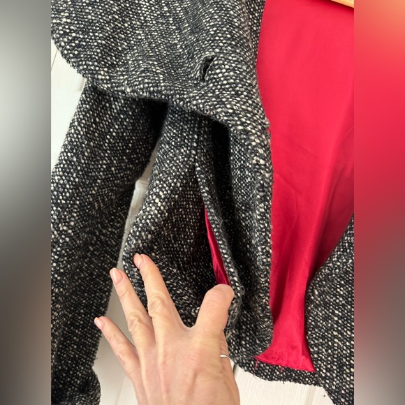 Chulo Pony coat black white outside and red satin material inside! Size-SMALL P - Picture 12 of 14